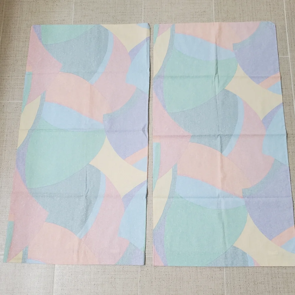 Vintage Springs Industries Pastel King Pillow Case Set 2, Pink/Purple, Like New